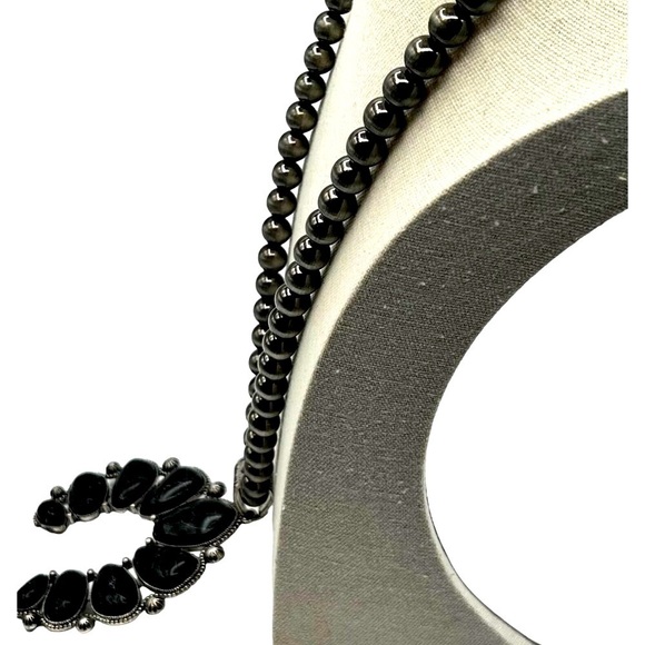 Vintage-Style Black Stone & Silver Tone Bead Necklace Antique Finish - Picture 3 of 6